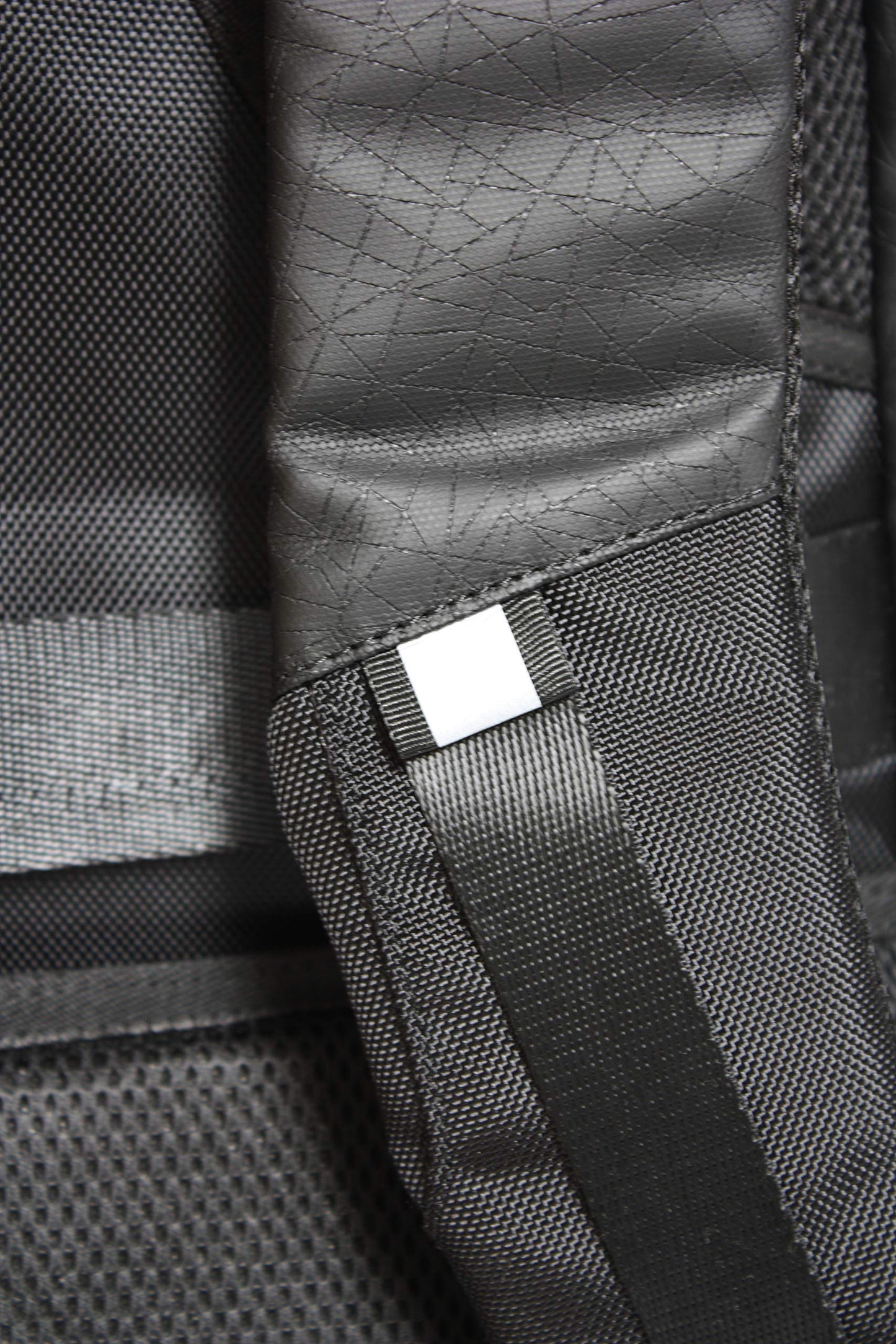 Vogart - Clyde Anti-Theft Backpack (Medium Size).